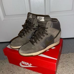 Nike wedged sneaker